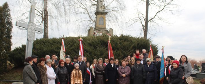 Czy wiecie że…? Nasi druhowie byli inicjatorami budowy Kopca na cmentarzu w Gdowie.