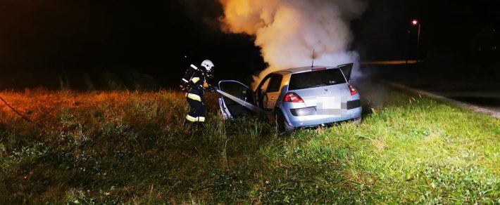 Gdów. Pożar samochodu marki Renault.