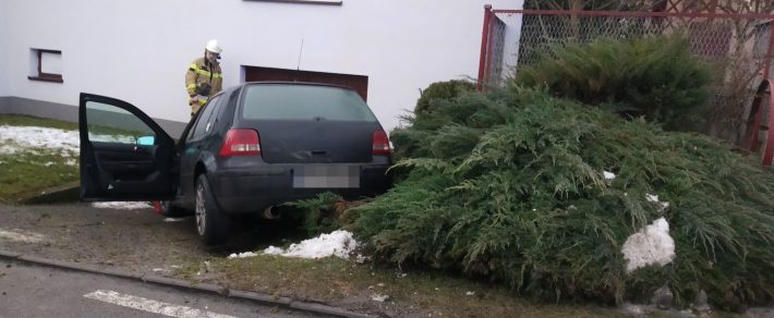 Bilczyce. Osobówka uderzyła w budynek mieszkalny.